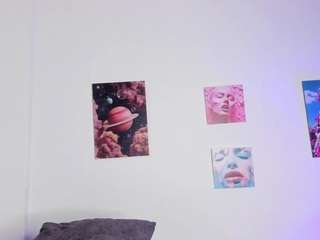 mia-purplee