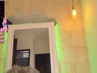 saraa-rider Live Webcam on CamSoda