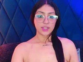scarlettblaze webcam
