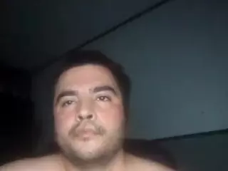 bern2025's Live Sex Cam Show