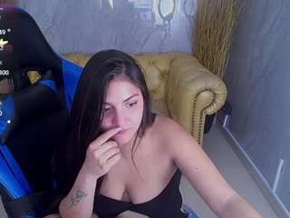 emily-cooper-a webcam