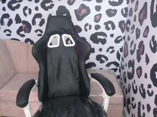  emily-cooper-a chat room