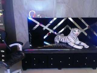 emily-cooper-a Live Webcam on CamSoda