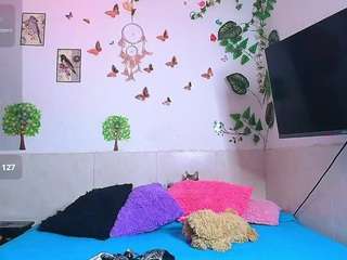 Emily Cooper live webcam show