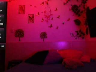 Emily Cooper live webcam show