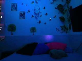 Emily Cooper live webcam show