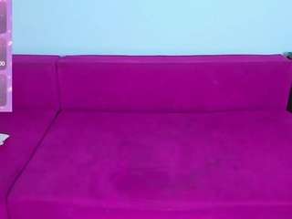 miiakittyy Live Webcam on CamSoda