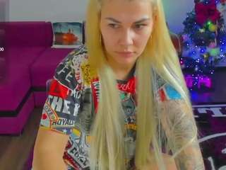 miiakittyy Live Webcam on CamSoda