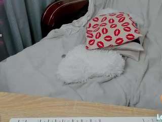 miiakittyy Live Webcam on CamSoda