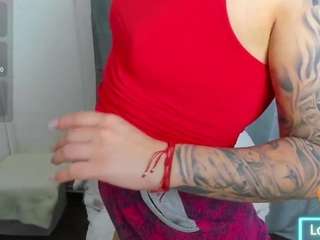 miiakittyy Live Webcam on CamSoda