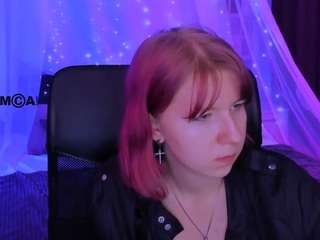 le modèle rosa-melt est en webcam porno dans un show sur le site camsoda, il possède les tags suivants: average,black hair,feet,fingering,flashing,green eyes,tattoos,teen 18,young adult,hd