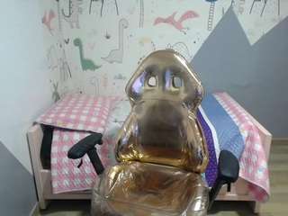 sophiia-t's CamSoda show and profile