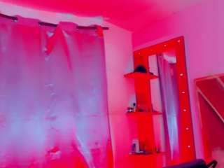 यह मॉडल अभी लाइव है. zafaerahot