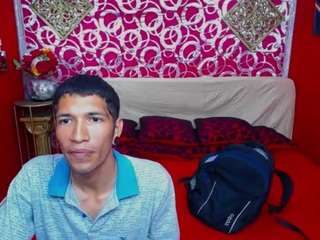 agrecitpein's CamSoda show and profile