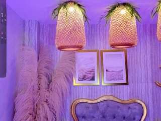  emily-mills-s chat room