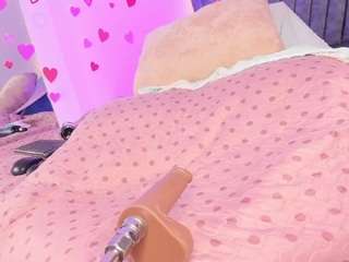 hilarysmile Live Webcam on CamSoda