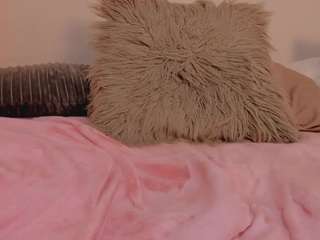 linaa-rosse Live Webcam on CamSoda