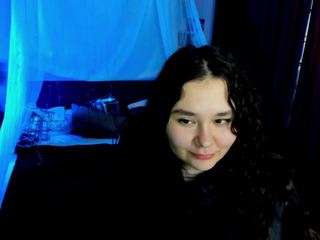 amara-shine, female webcam model,  years old, on live webcam