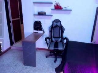 chubby-sexy webcam model