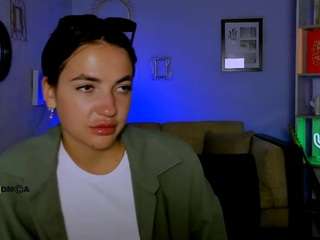 emma-rose55's CamSoda show and profile