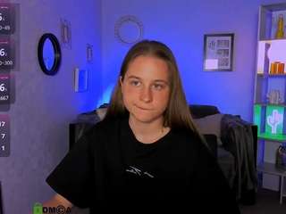 emma-rose55 Live Webcam on CamSoda