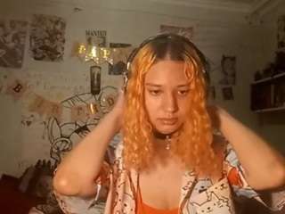 gingerpignatello Live Webcam on CamSoda