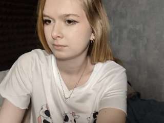 keshiavondracek's CamSoda show and profile