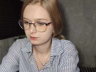 keshiavondracek, tranny webcam model,  years old, on live webcam