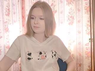 le modèle keshiavondracek est en webcam porno dans un show sur le site camsoda, il possède les tags suivants: ahegao,skinny,natural,no drinking,no smoking,normal,pov,role,sexy,shemale,solo,ass,spanking,strip,striptease,tease,teen 18,thong,twerk,upskirt