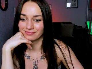 milana-white