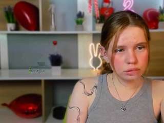 eva-drive's CamSoda show and profile