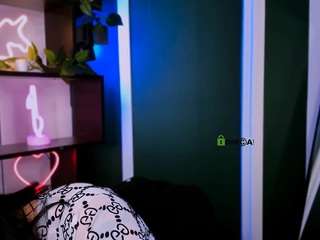 le modèle eva-drive est en webcam porno dans un show sur le site camsoda, il possède les tags suivants: ahegao,blue eyes,dirty talk,domination,drinking,foot fetish,lovense,raven hair,sexting,skinny,toys,hd