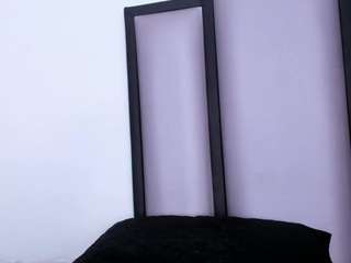 lucy-23 webcam model