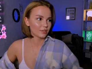 monica-fire1 Live Webcam on CamSoda