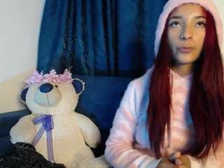 natasha-evans18's CamSoda show and profile