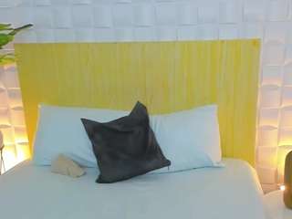 Discover saliha-pinky from CamSoda
