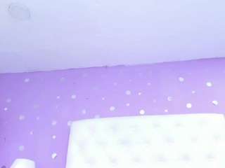 scarlette15's CamSoda show and profile