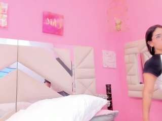 scarlette15's CamSoda show and profile