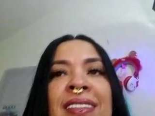 sophialewuis's CamSoda show and profile