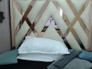 violett-salvator... Live Webcam on CamSoda