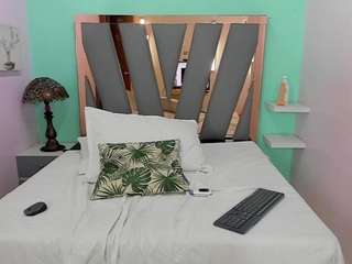violett-salvator... Live Webcam on CamSoda