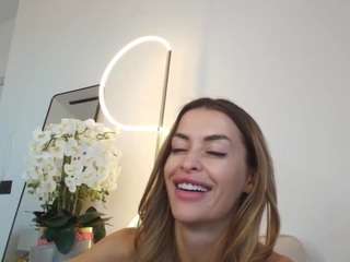  luxiee chat room