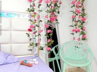 ebony-petite-69 webcam