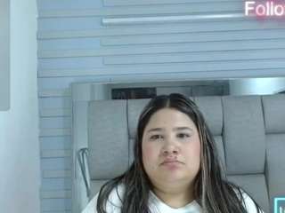 evelinzaens's CamSoda show and profile