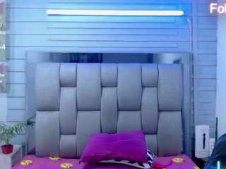 evelinzaens's CamSoda show and profile