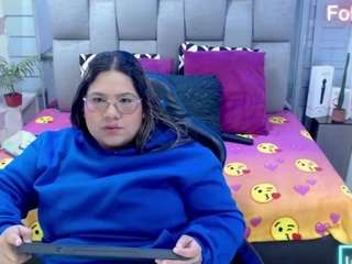 evelinzaens's CamSoda show and profile