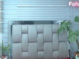 evelinzaens's CamSoda show and profile