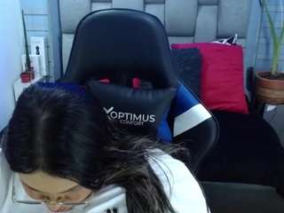 EvelinZaens live webcam show