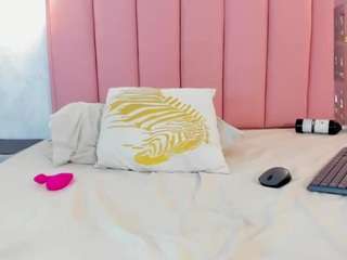 alaialester live webcam show