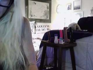 blondeblonde1269 webcam model